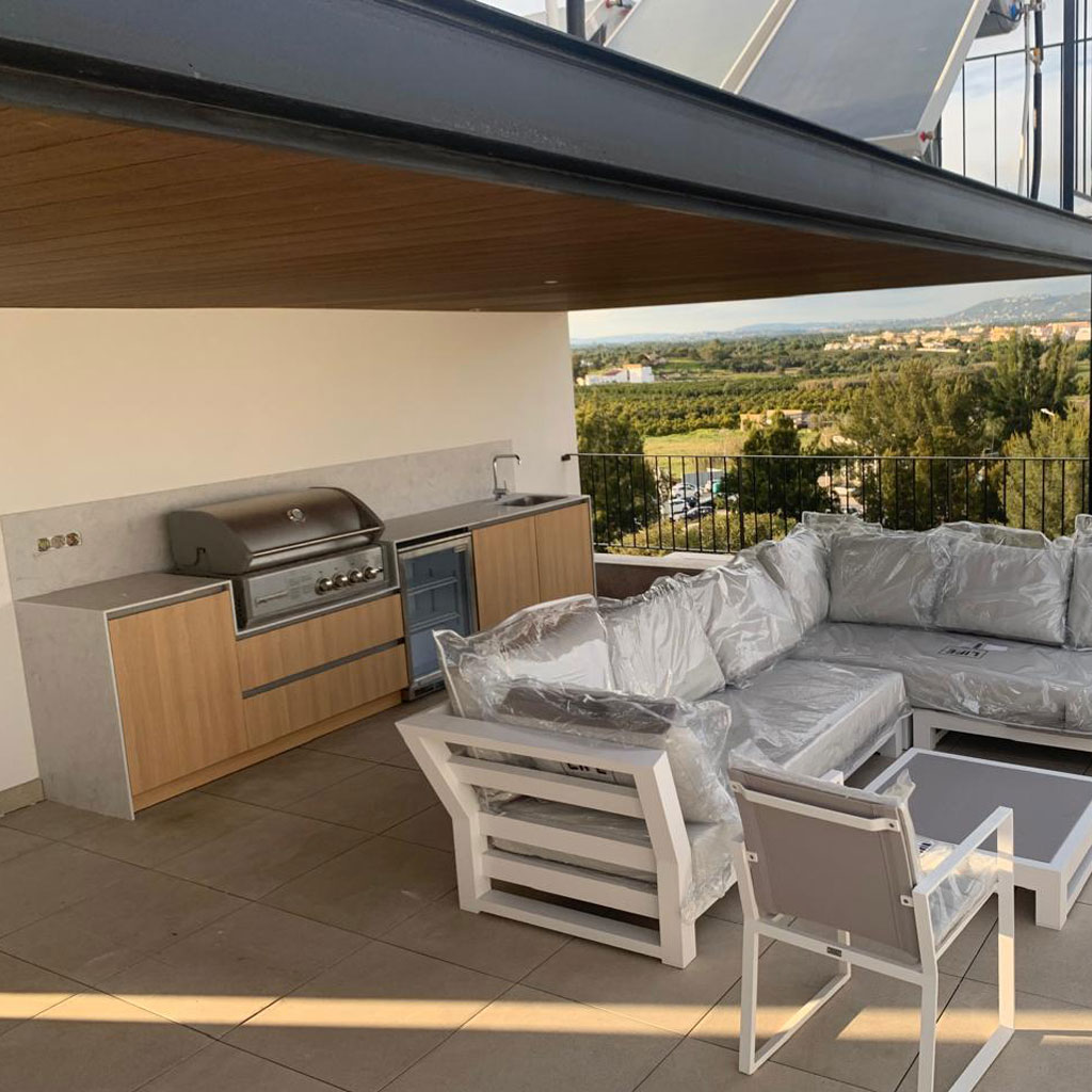 Rooftop Outdoor Kitchen: The Perfect Harmony of Style, View, and Functionality