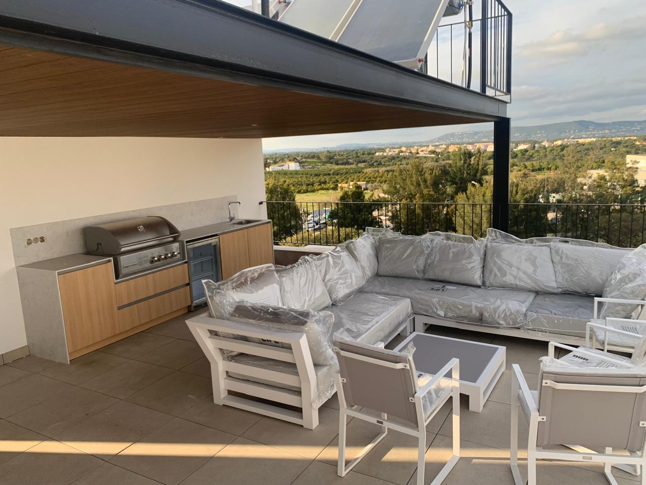 Rooftop Outdoor Kitchen: The Perfect Harmony of Style, View, and Functionality