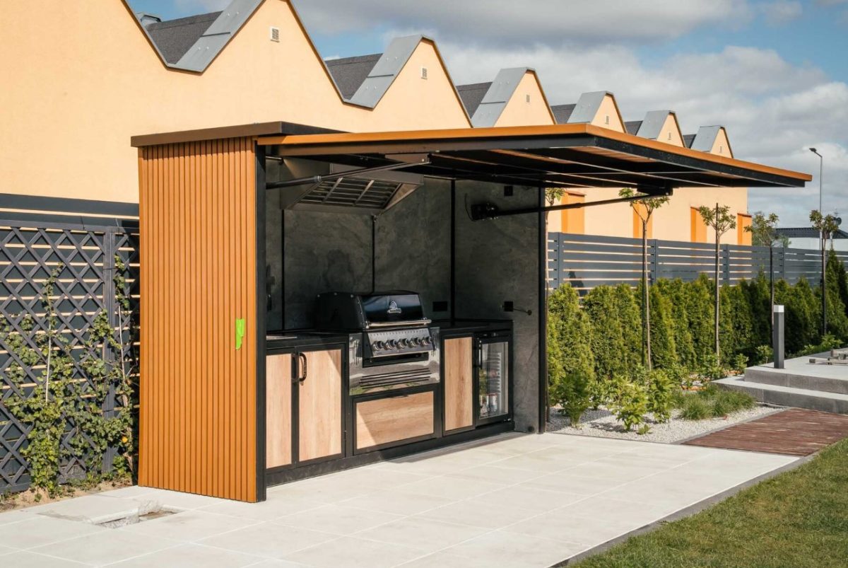 Outdoor Kitchen GardenBOX with grill Broil King