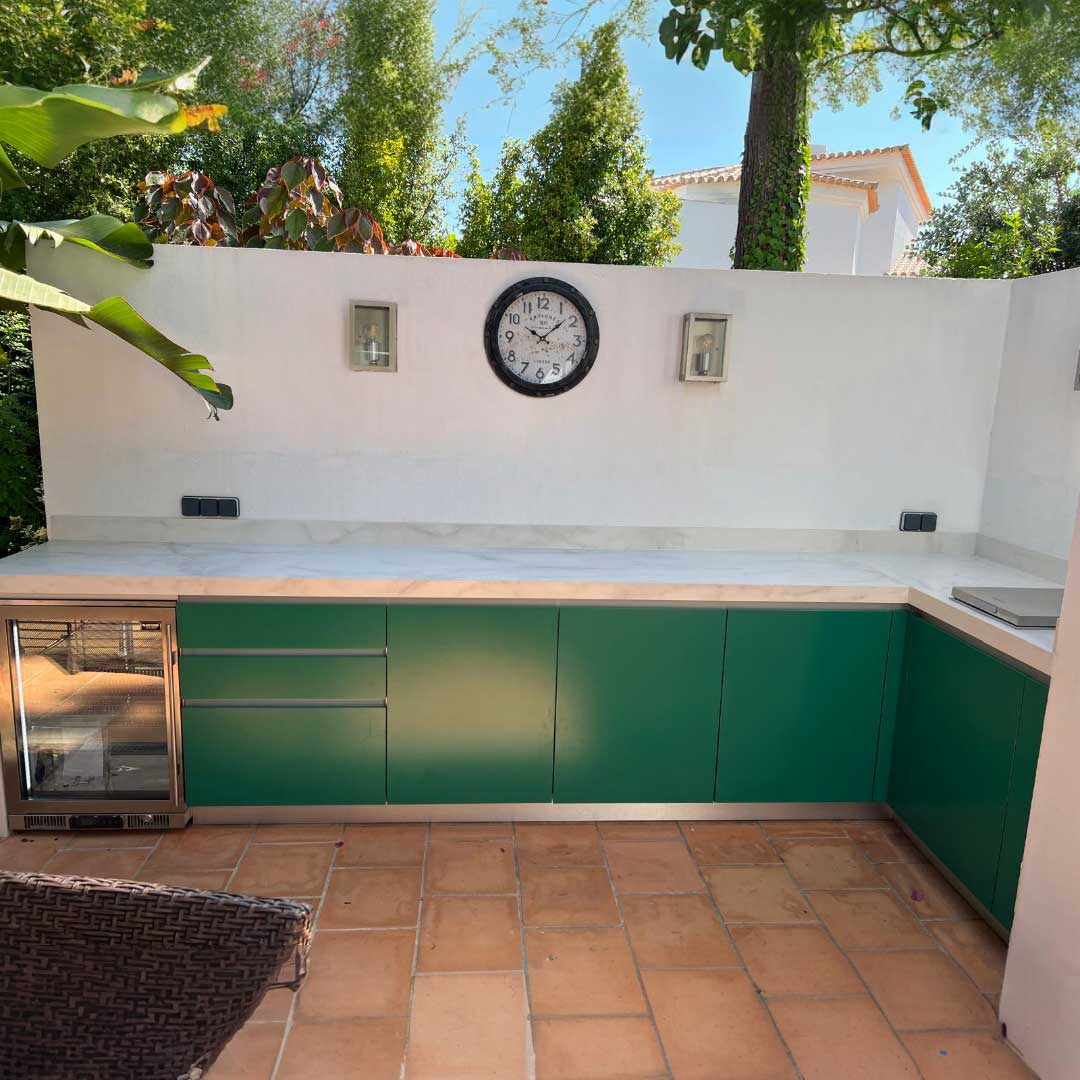 L-Shaped Outdoor Kitchen